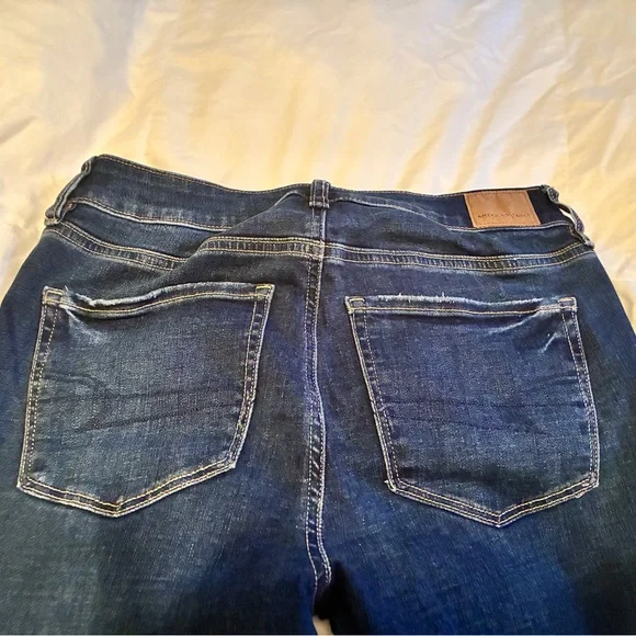 American Eagle Outfitters Women's Dark Blue Flare Jeans in Extra Short - Picture 3 of 4